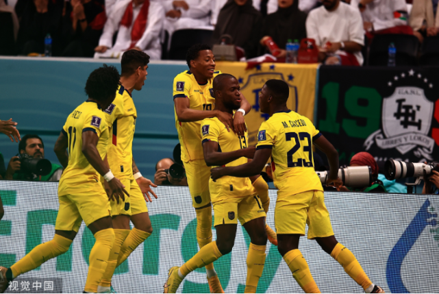 欧宝网页版 -瓦伦西亚发布备战花絮，关键时刻远射贴柱，中超任务艰巨，更衣室氛围转暖(西甲西班牙人武磊传中进球集锦)